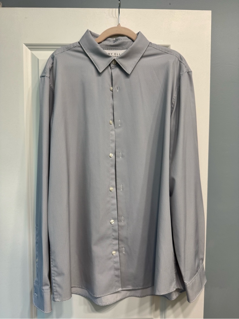 Men's Long-Sleeve Dress Shirt